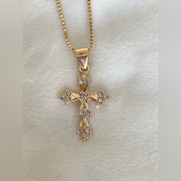 Gold Cross Pendant Charm Necklace on Gold Chain Diamond details New - Picture 5 of 7